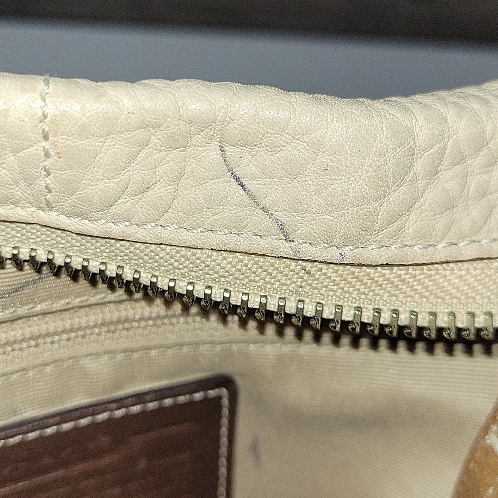 Vintage Coach Soho Slim Cream Pebble Leather Hobo Bag with Brown Accents - Picture 11 of 16
